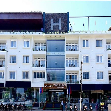 Silver Oak Hotel Mysore Exterior foto